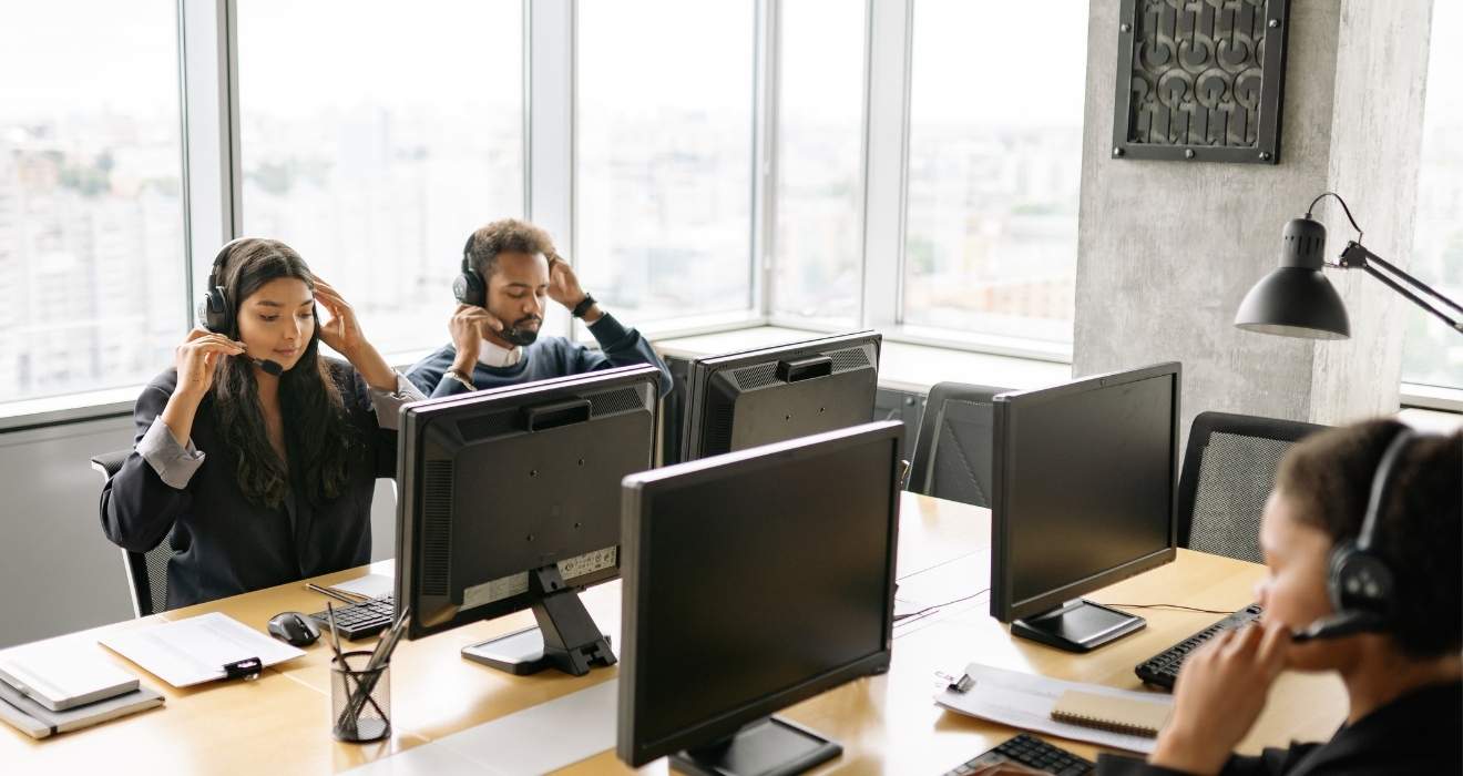 How to Improve Contact Center Quality Scores and Customer Service Performance